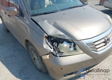 2008 Honda Odyssey Touring z USA, uszkodzony, nr VIN 5FNRL38828B016966